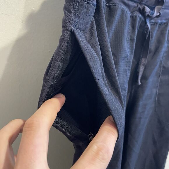 Lululemon Var-city Track Navy Blue Jogger Pants Lightweight Pockets Sz 6 Gym - Picture 6 of 16